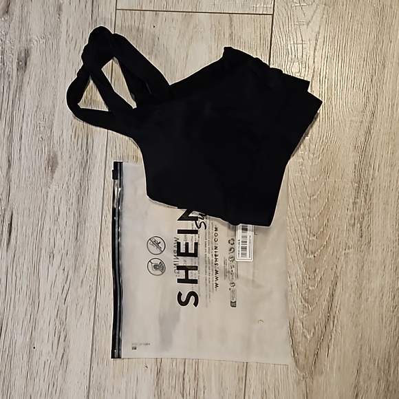 Black bikini top. sz L - Picture 4 of 4